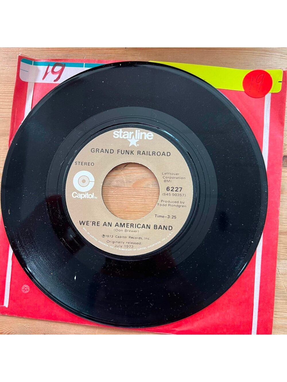 Grand Funk Railroad - We're an American Band/Walk like a Man 45rpm VG+ R08